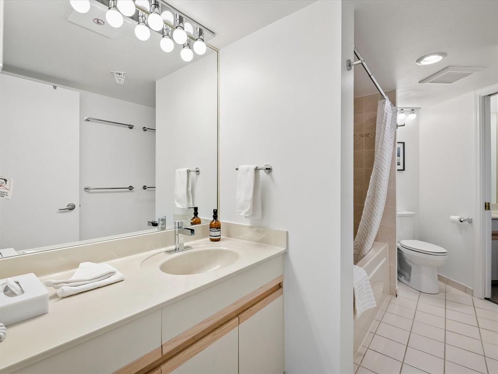 #220 – 4809 Spearhead Drive