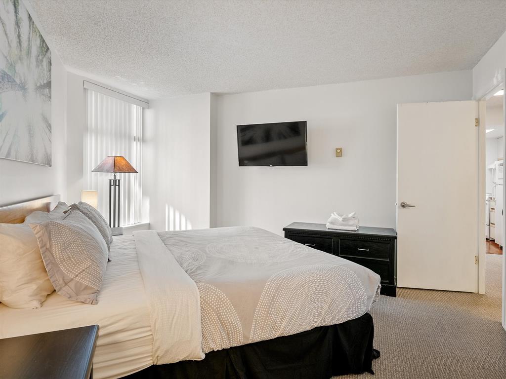 #220 – 4809 Spearhead Drive