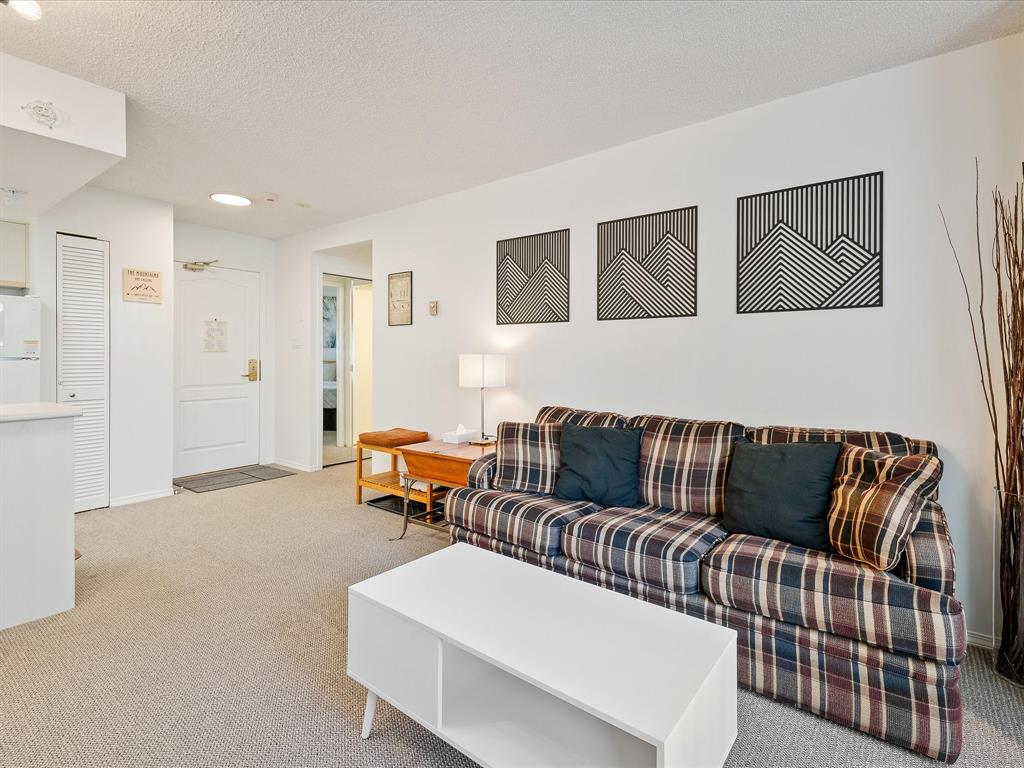 #220 – 4809 Spearhead Drive
