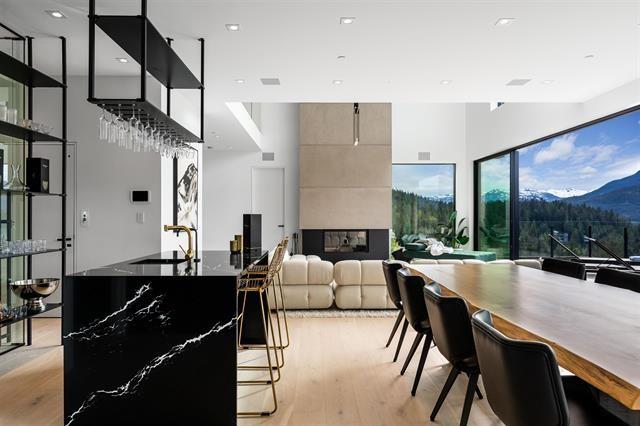 3824 Sunridge Drive