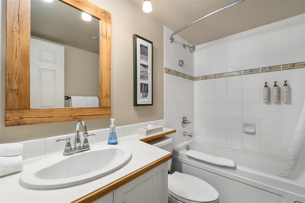 #562 – 4800 Spearhead Drive