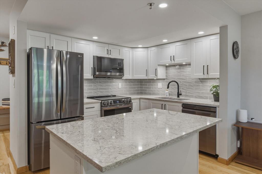 #230 – 3309 Ptarmigan Place