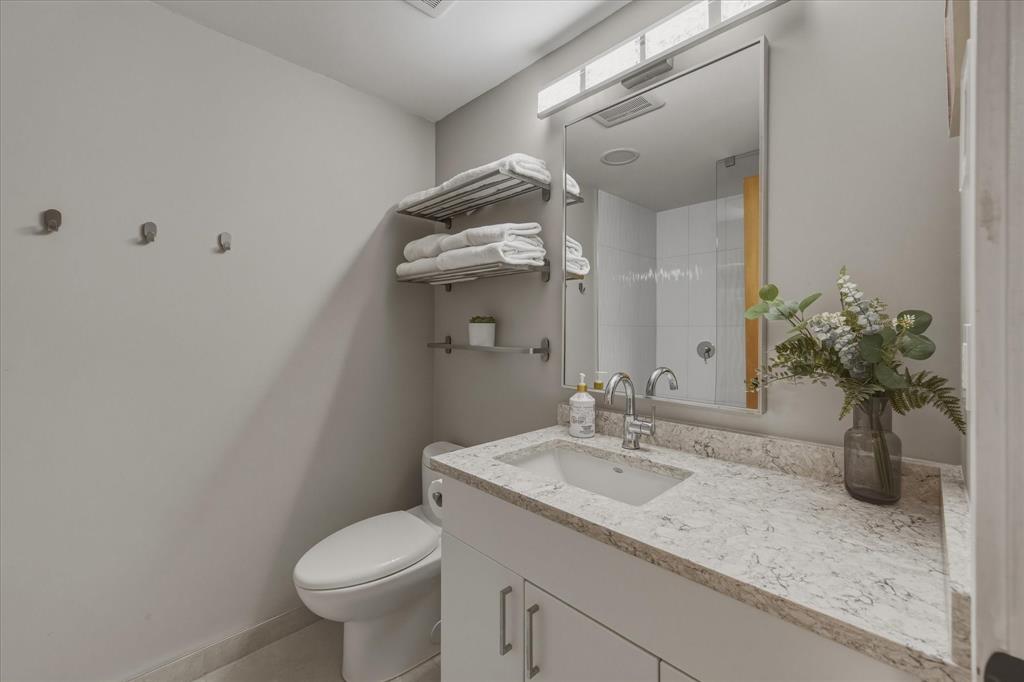 #230 – 3309 Ptarmigan Place