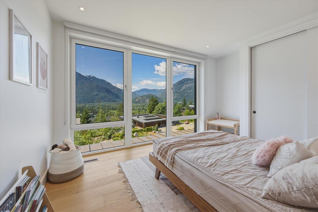 1704 Sugarloaf Place