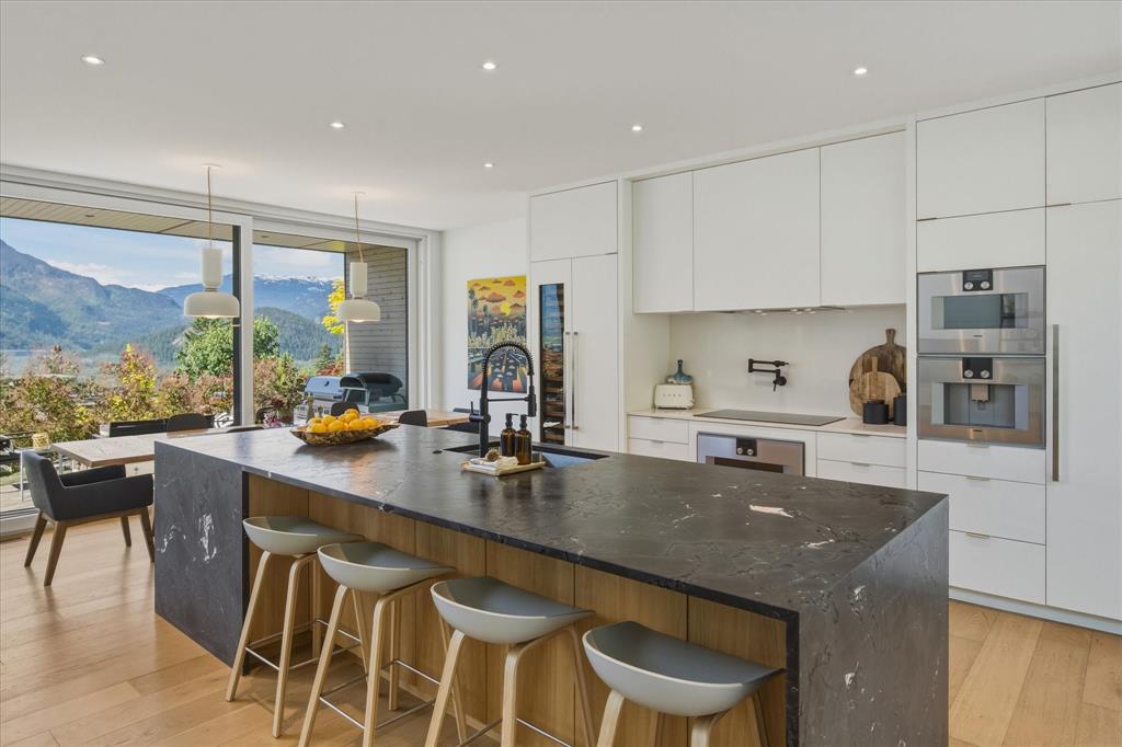 1704 Sugarloaf Place