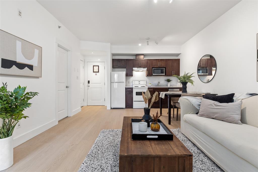 #302 – 7330 Arbutus Street