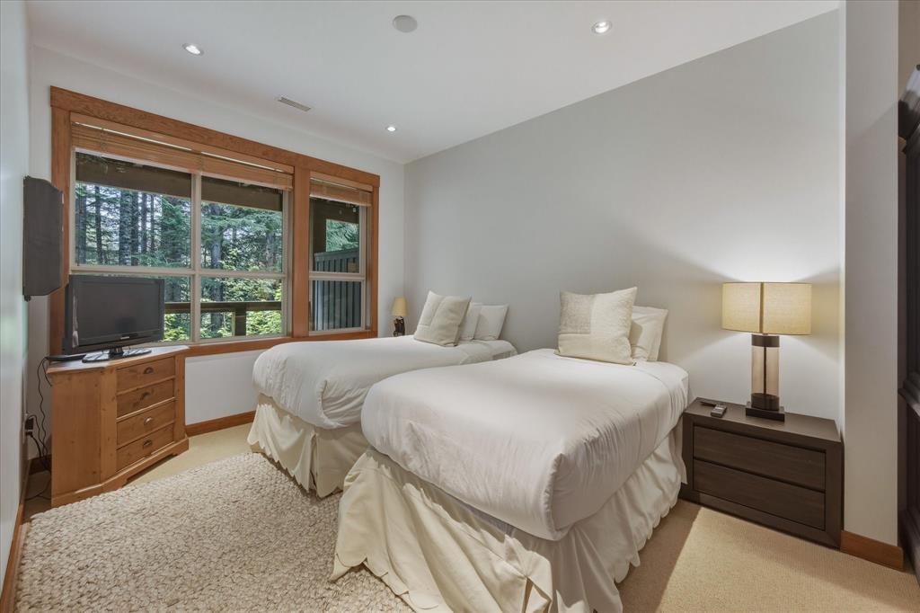 #1 – 4668 Blackcomb Way
