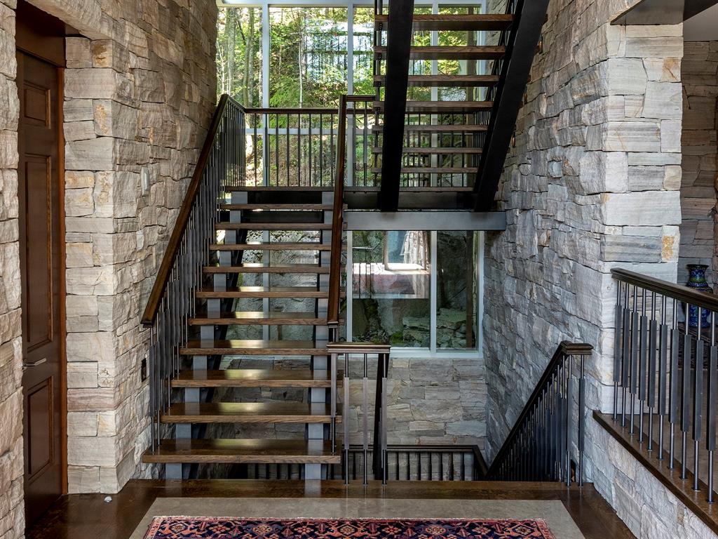 2286 Nordic Drive