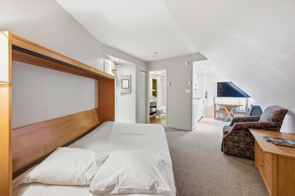 #528 – 4295 Blackcomb Way