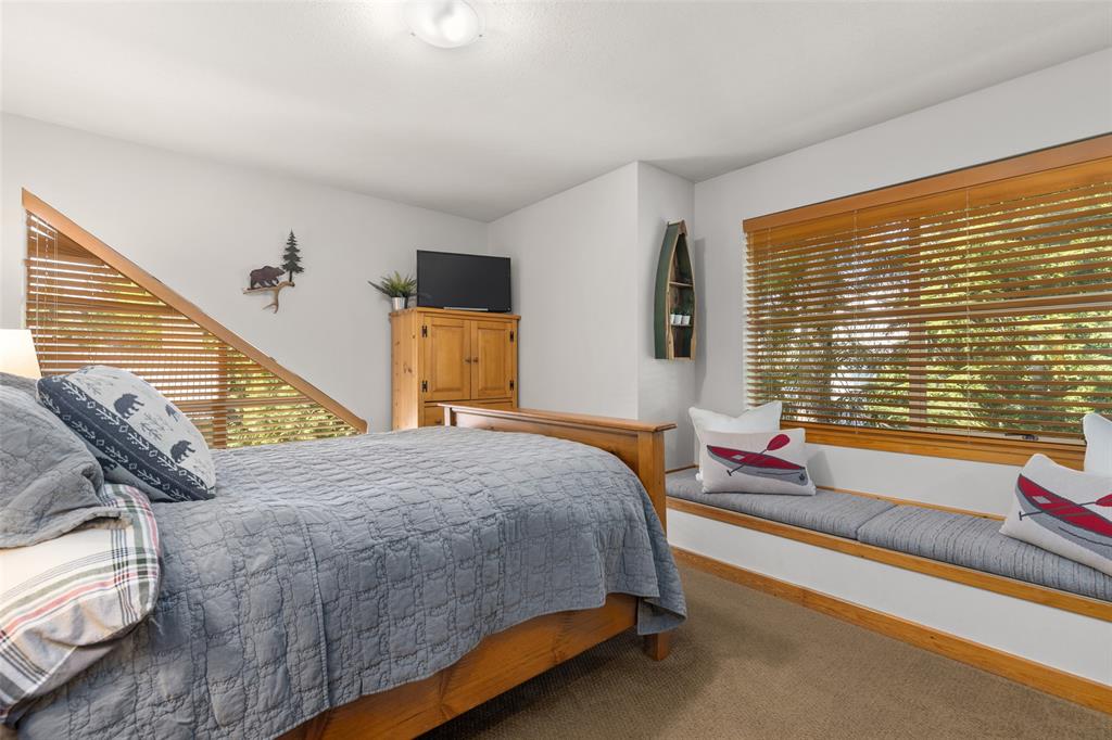 #40 – 4737 Spearhead Drive