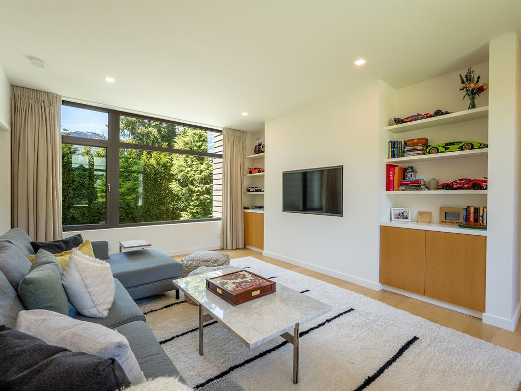 7325 Toni Sailer Lane