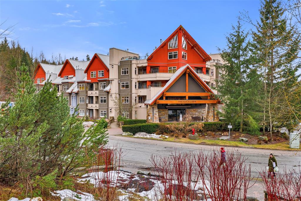 #207 – 2050 Lake Placid Road