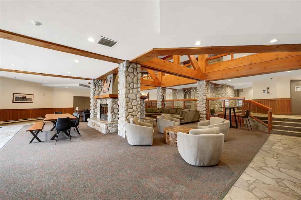 #207 – 2050 Lake Placid Road