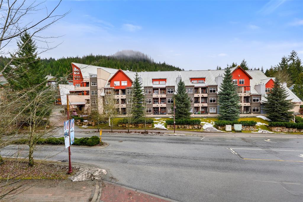 #207 – 2050 Lake Placid Road