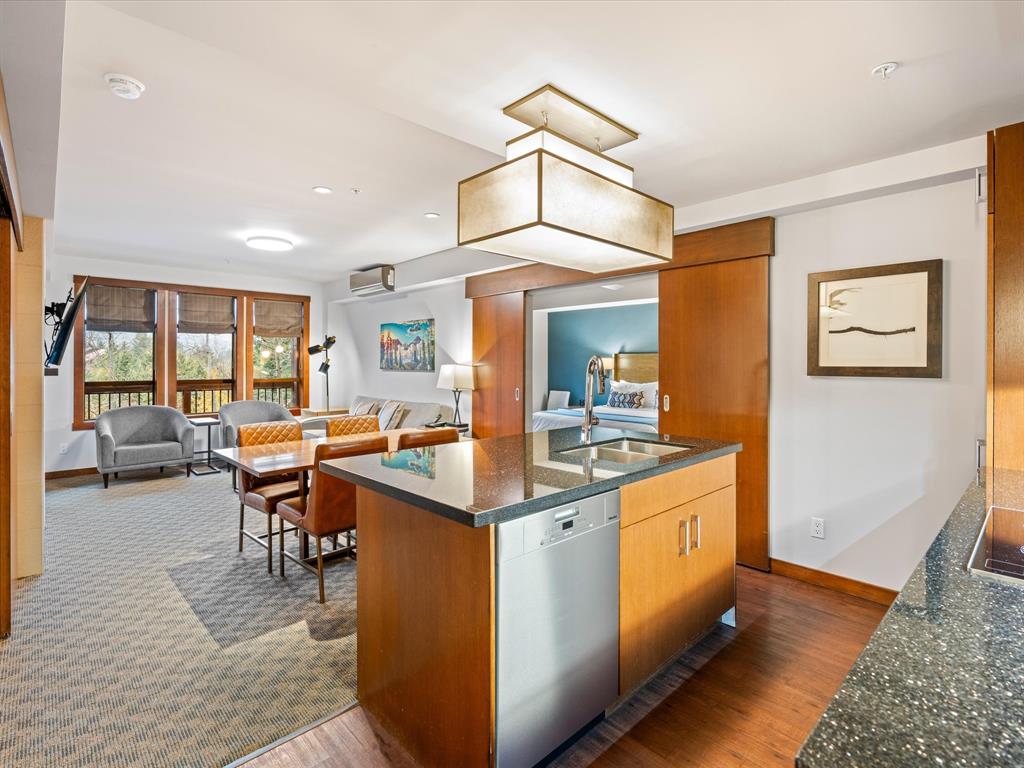 #106A – 2020 London Lane