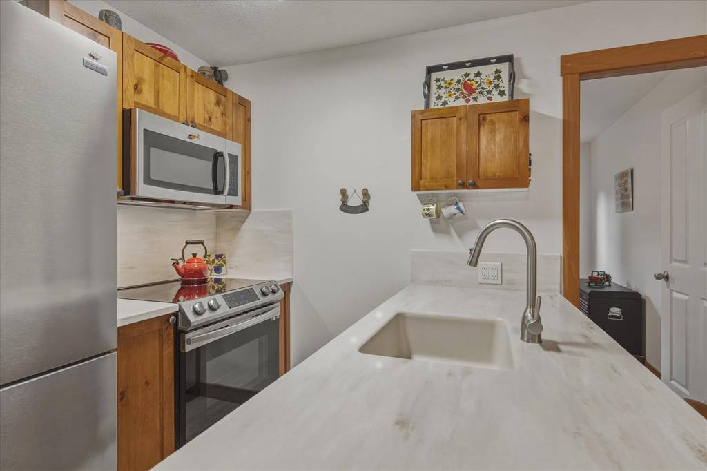 #325 – 4660 Blackcomb Way