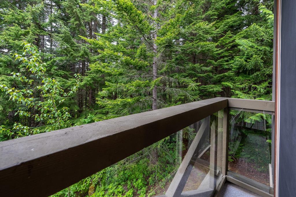 #325 – 4660 Blackcomb Way