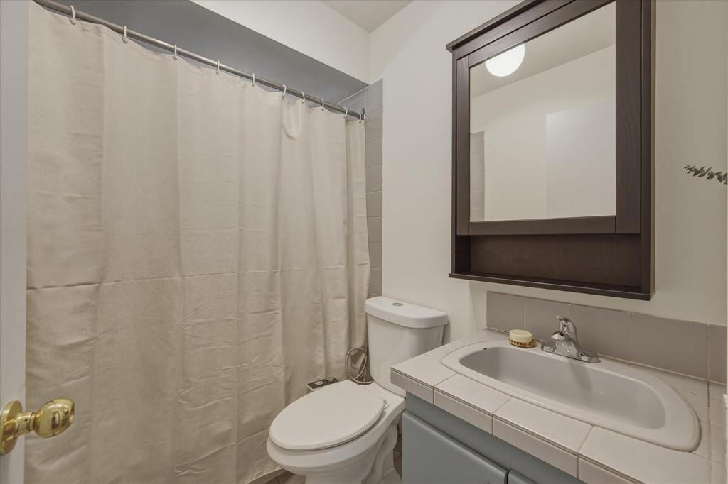3106 Tyrol Crescent