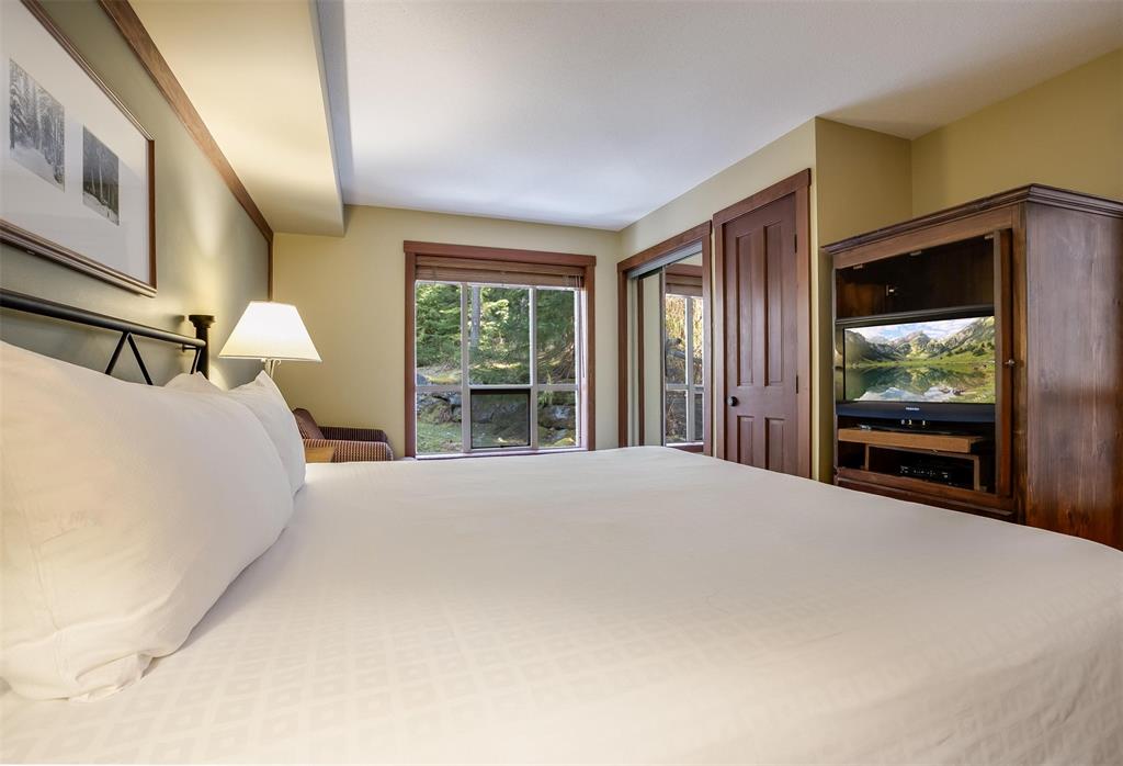 #214G1 – 4653 Blackcomb Way