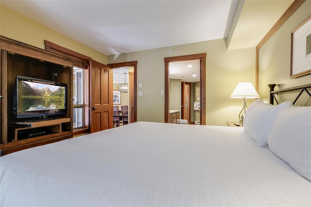 #214G1 – 4653 Blackcomb Way