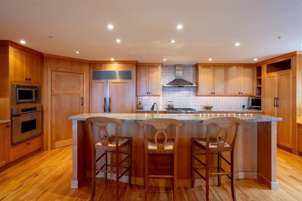 3826 Sunridge Drive