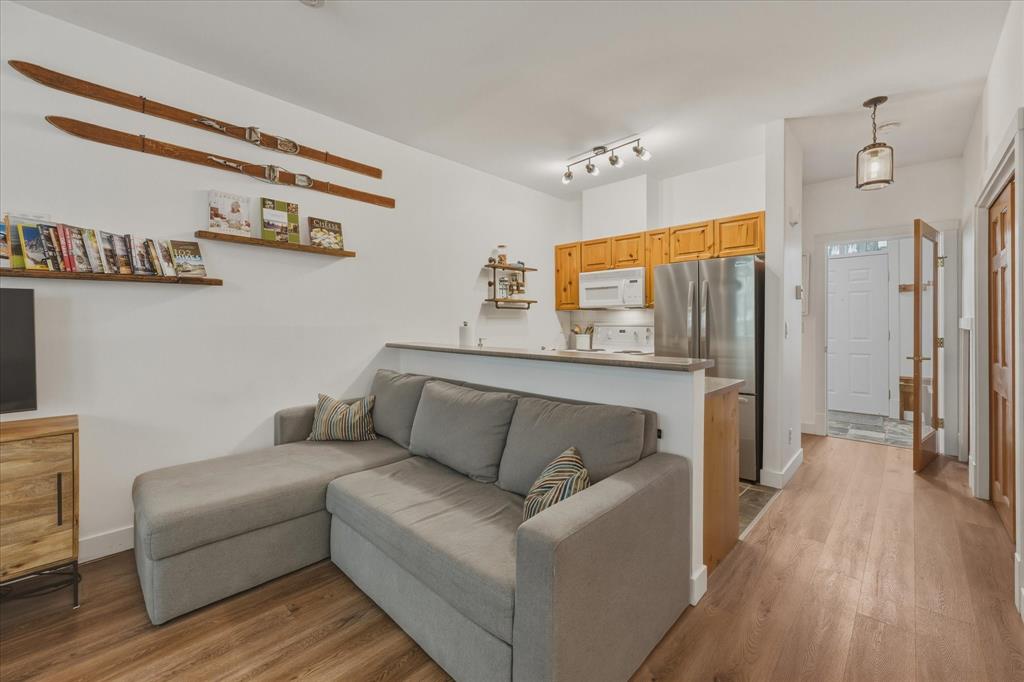 #308 – 4405 Blackcomb Way