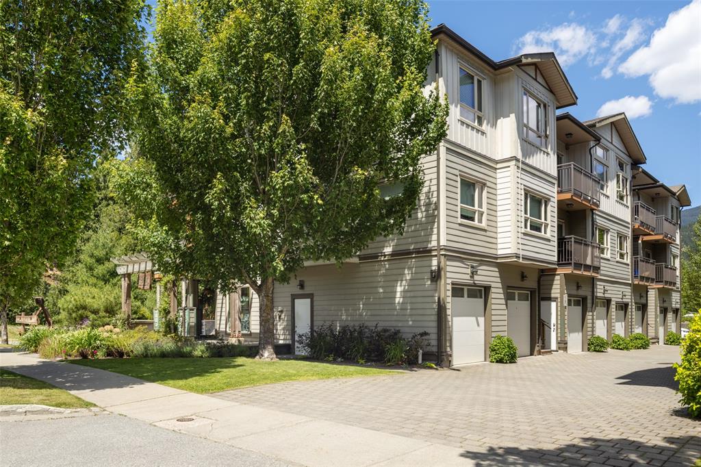 #7 – 7450 Propsect Street