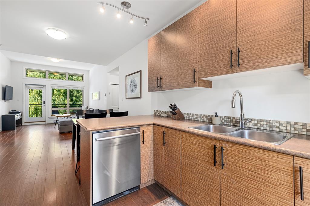 #7 – 7450 Propsect Street