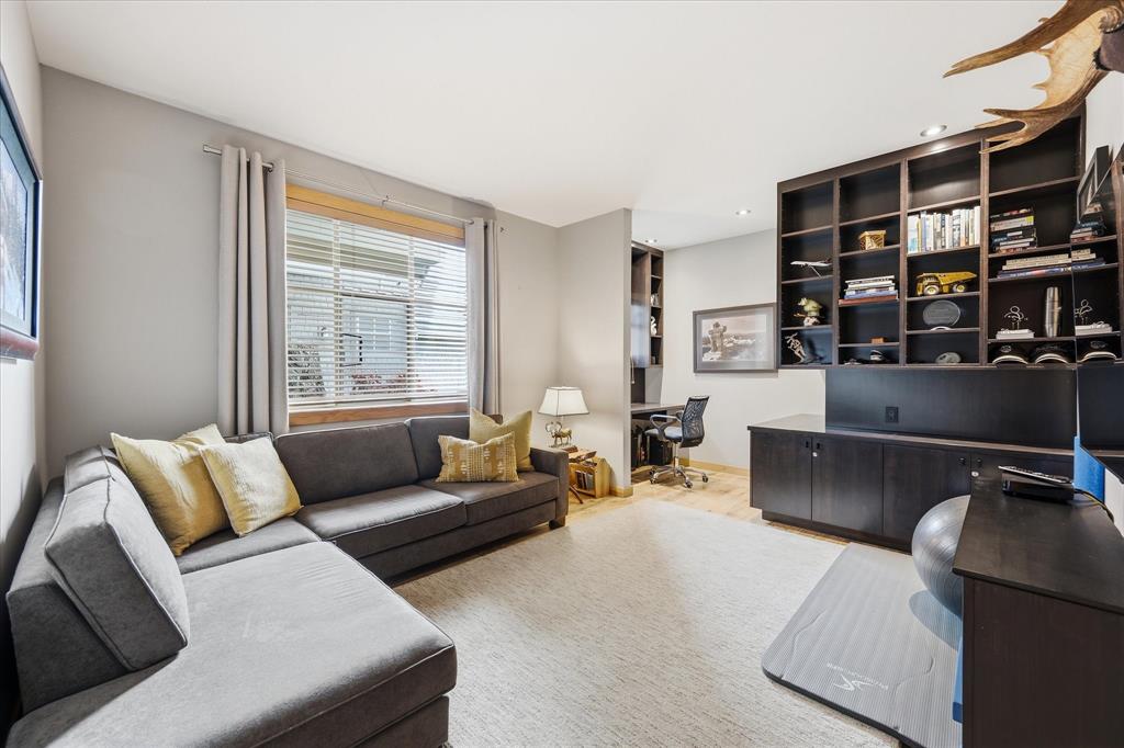 8323 Glen Abbey Lane