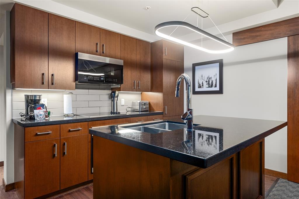 #303 – 2020 London Lane