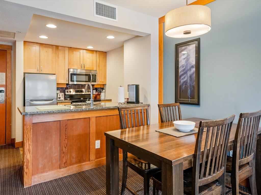 #212 – 2036 London Lane