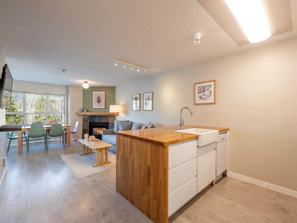 #330 – 4350 Lorimer Road
