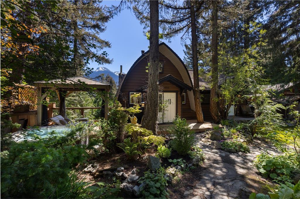 9480 Emerald Drive