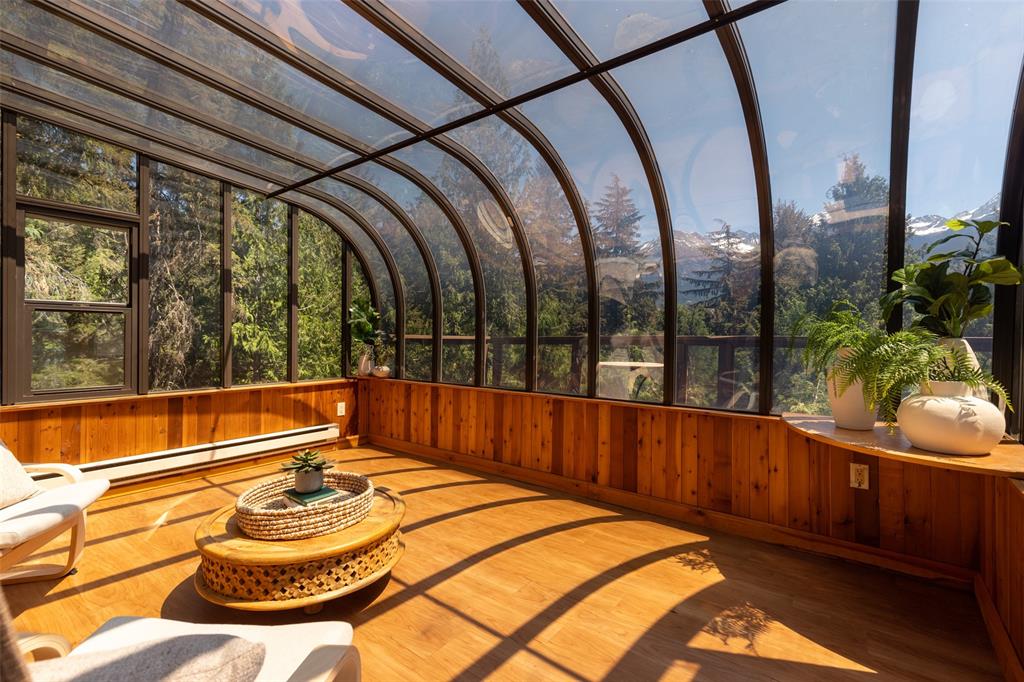 9480 Emerald Drive