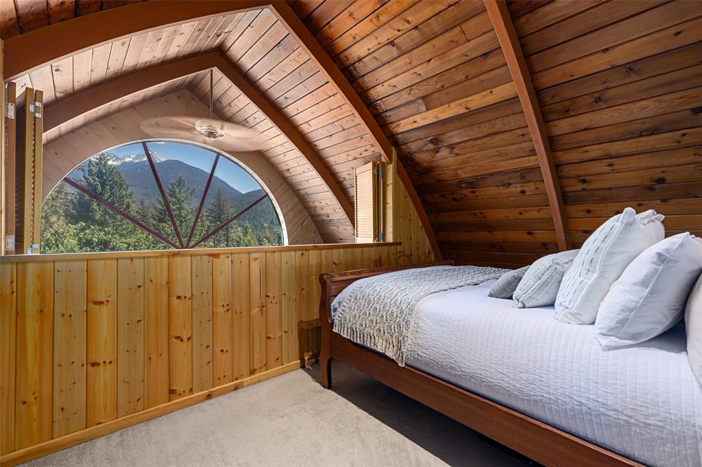 9480 Emerald Drive