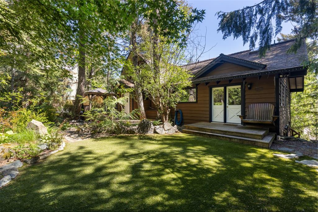 9480 Emerald Drive