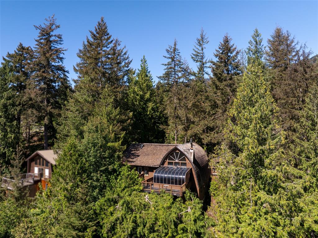 9480 Emerald Drive