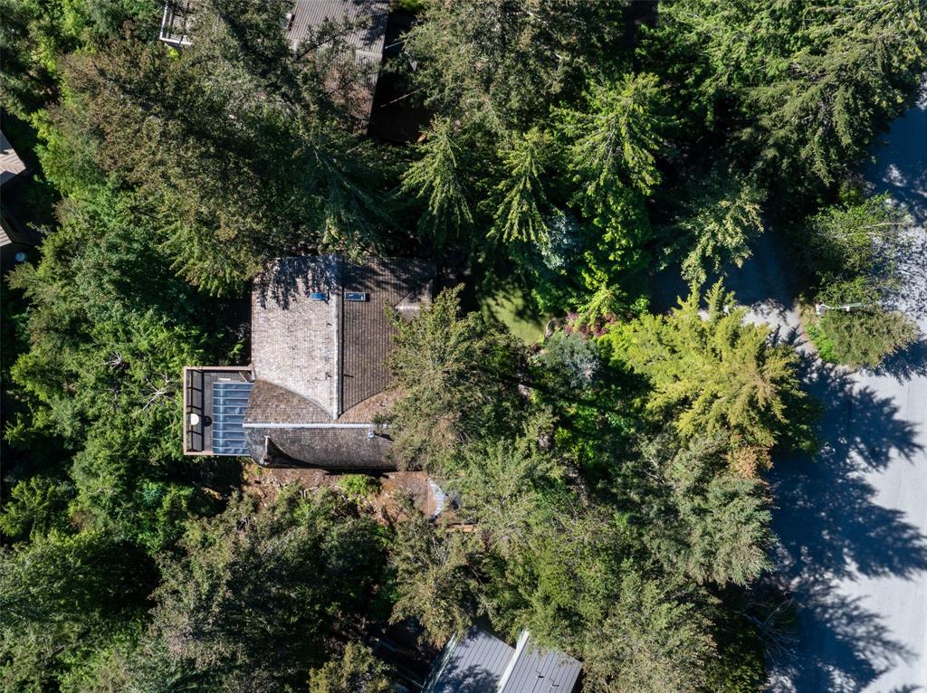9480 Emerald Drive