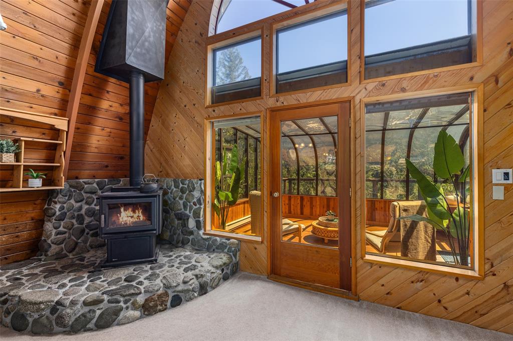 9480 Emerald Drive