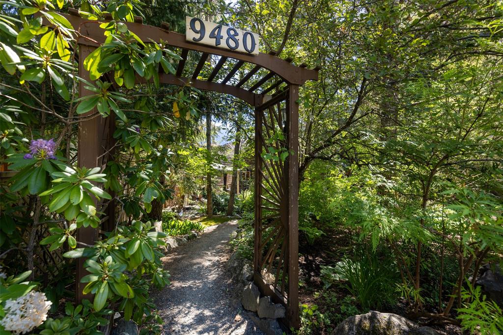 9480 Emerald Drive