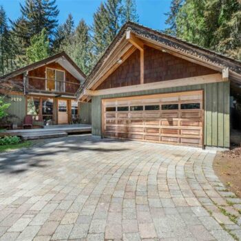 9270 Pinetree Lane