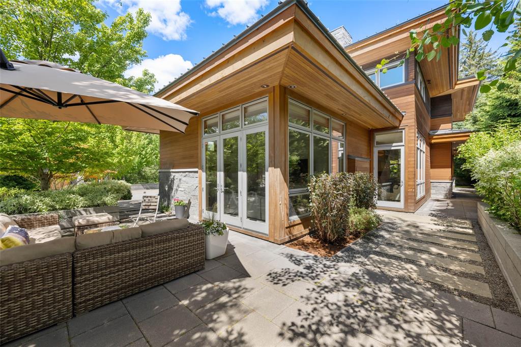 8003 Cypress Place