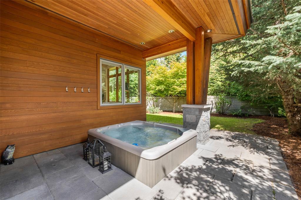 8003 Cypress Place