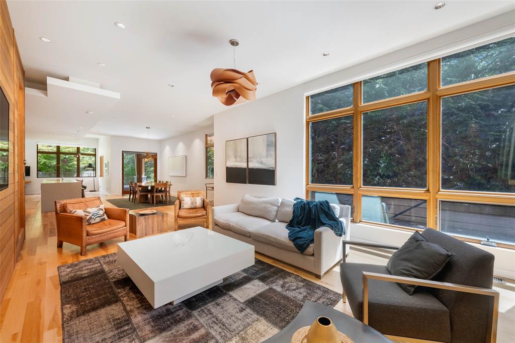 8003 Cypress Place