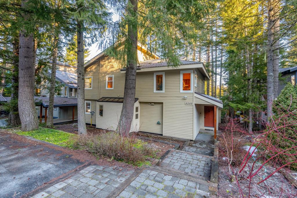 3205 Arbutus Drive