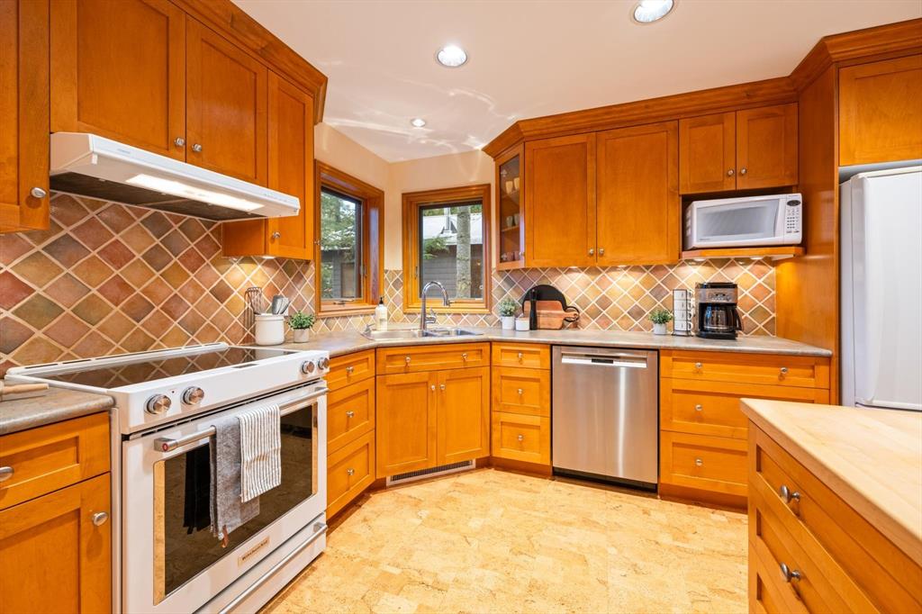 3205 Arbutus Drive