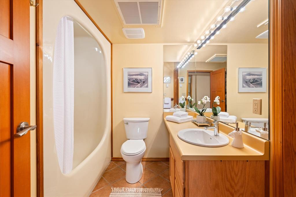3205 Arbutus Drive