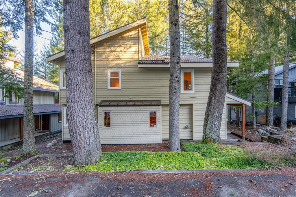 3205 Arbutus Drive