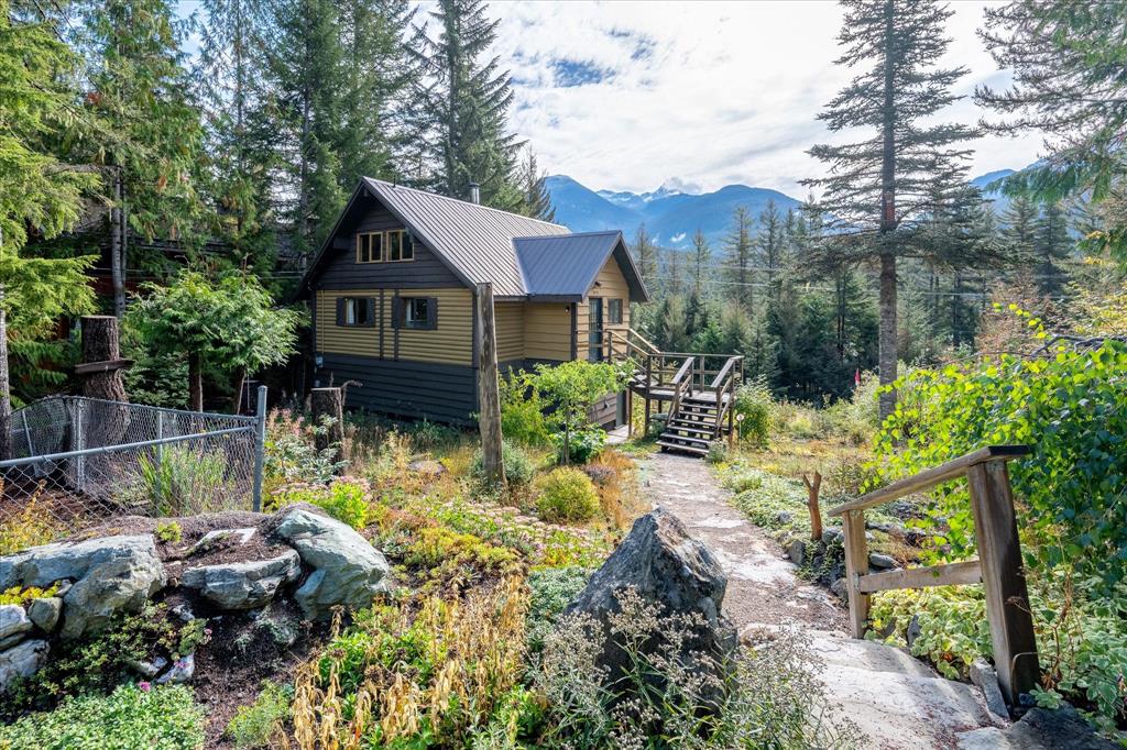 9291 Emerald Drive
