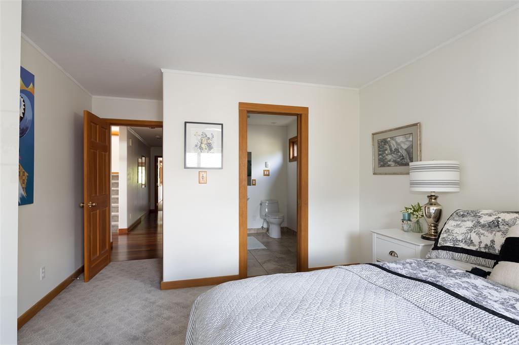 9503 Emerald Drive